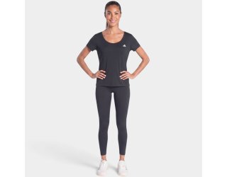 Camiseta Adidas Curve Feminina - Preto
