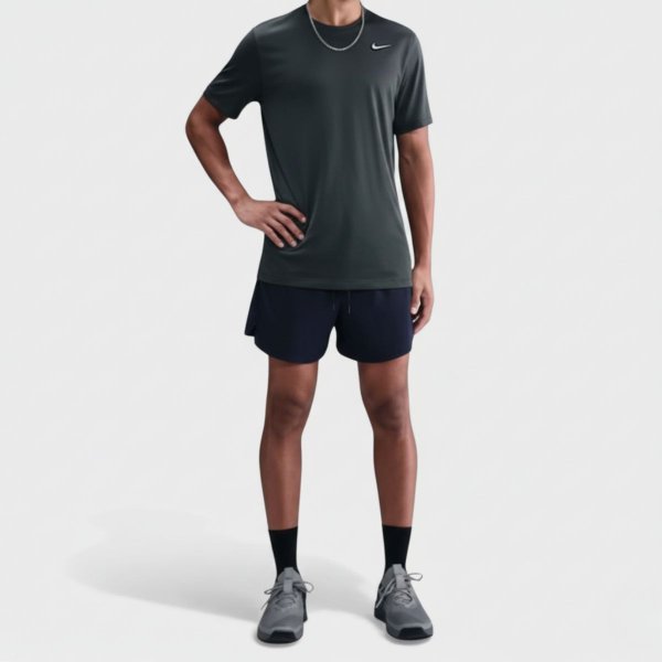 Camiseta Nike Dri-FIT Legend Masculina - Verde Escuro