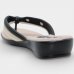 Chinelo Anabela Piccadilly Detalhe Dourado Feminino - Preto e Off White