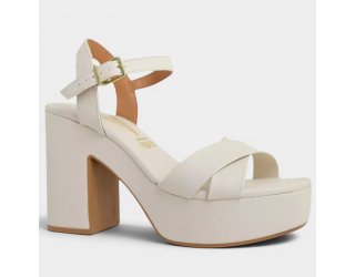 Sandália Plataforma Vizzano Salto Grosso Tiras Cruzadas Feminino - Branco Sandália Plataforma Vizzano Salto Grosso Tiras Cruzadas Feminino - Branco