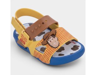 Sandália Bebê Grendene Kids Toy Story Woody Slingback Menino - Azul e Amarelo Sandália Bebê Grendene Kids Toy Story Woody Slingback Menino - Azul e Amarelo