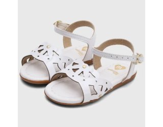 Sandália Molekinha Tira Vazada Apliques Verniz - Branco Sandália Molekinha Tira Vazada Apliques Verniz - Branco